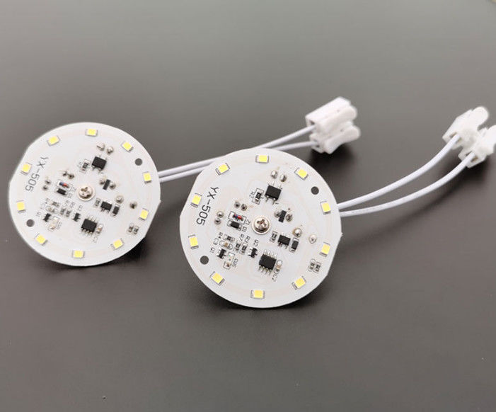 PCBA met 10 LED's en USB-aansluiting voor stem- en lichtsensoren geïntegreerd plafondlicht, ondersteunt magnetische montage